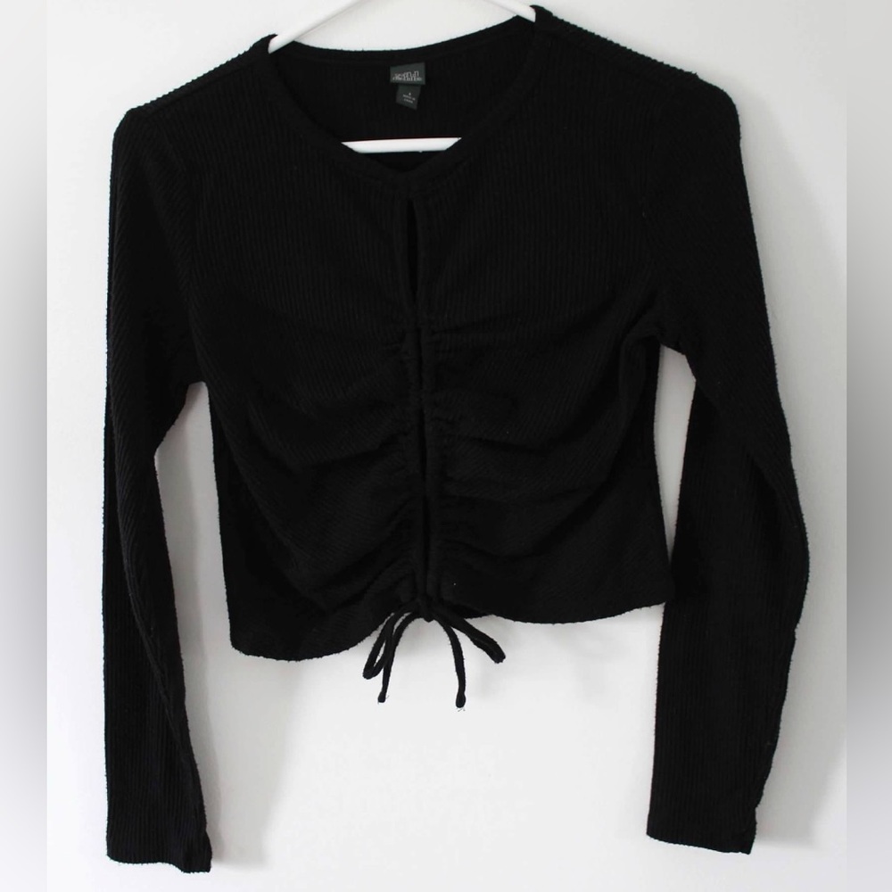 Black cropped sweater top